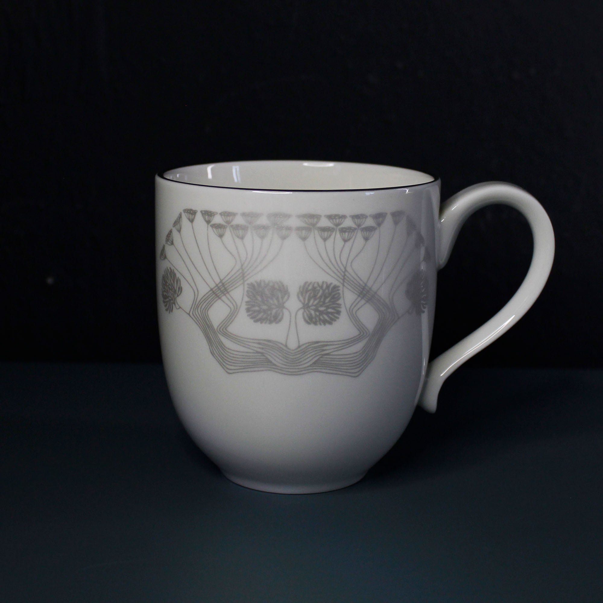 Porcelain mug - Intricacy